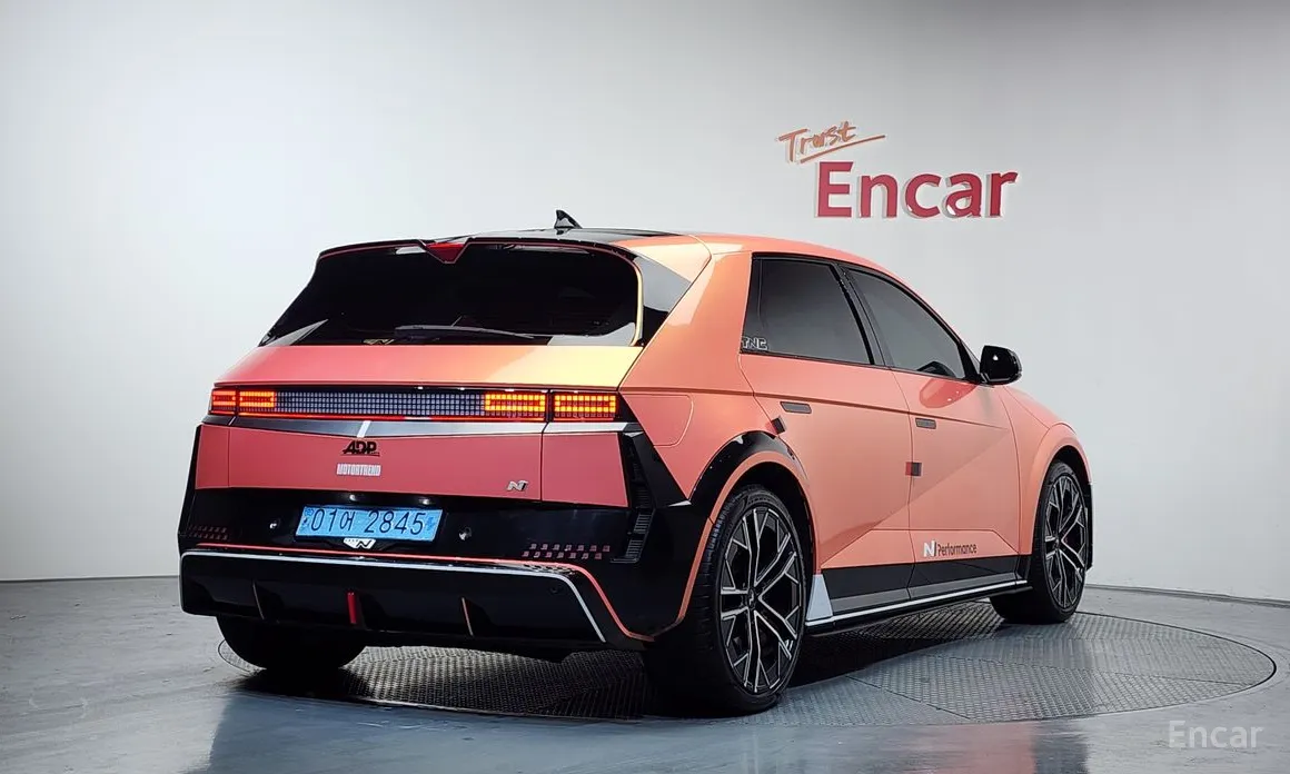 Photo 2 - Hyundai Ioniq 5