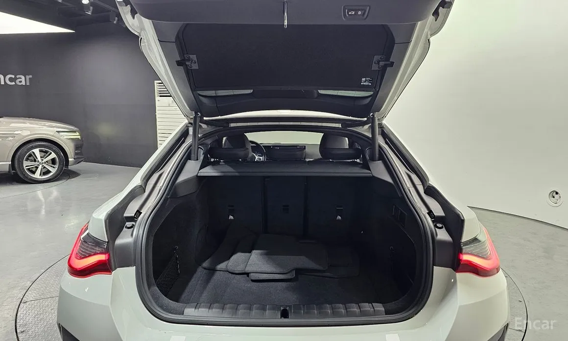 Фото 20 - BMW i4