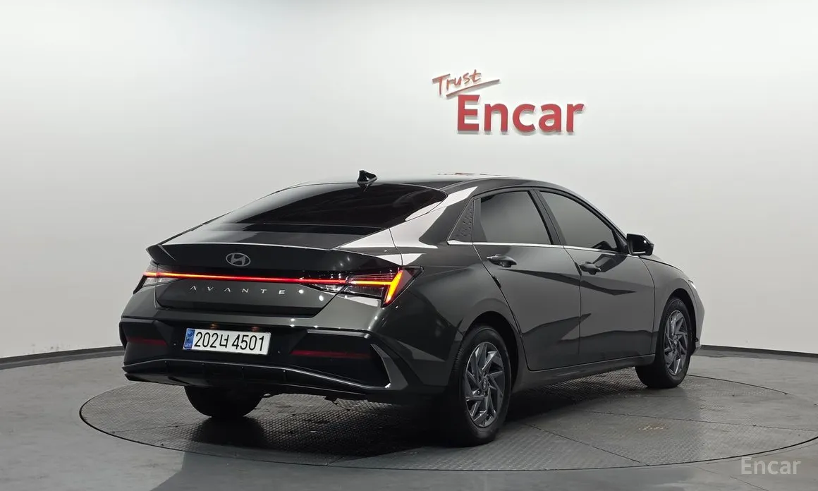 Фото 2 - Hyundai Avante