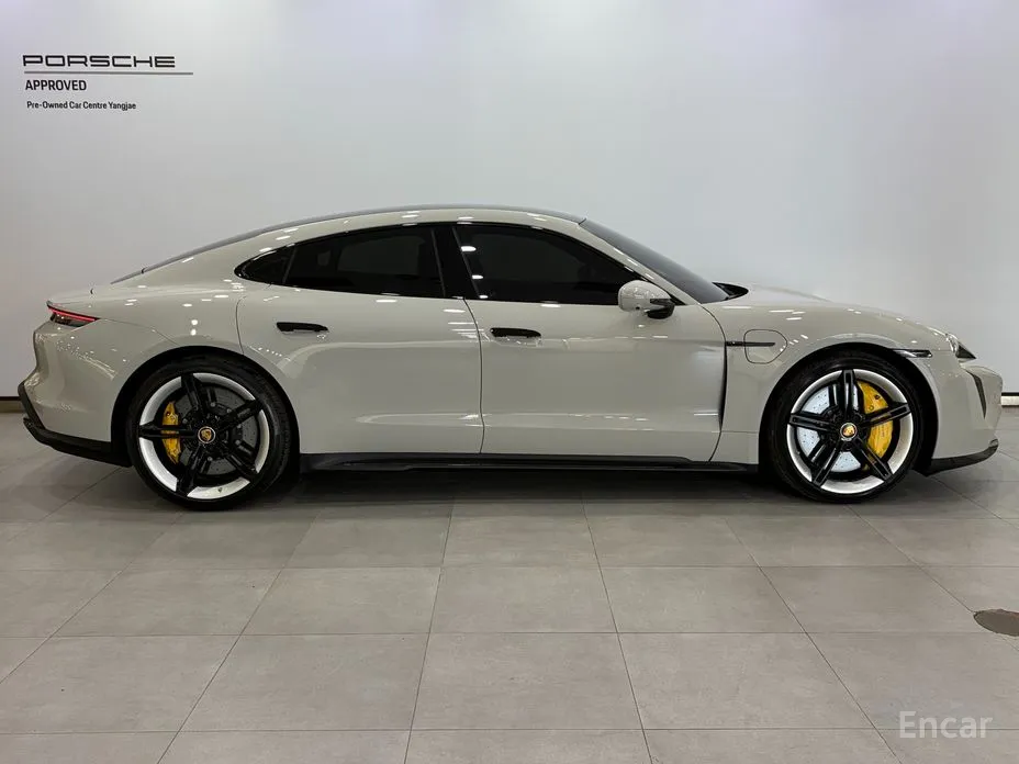 Фото 6 - Porsche Taycan