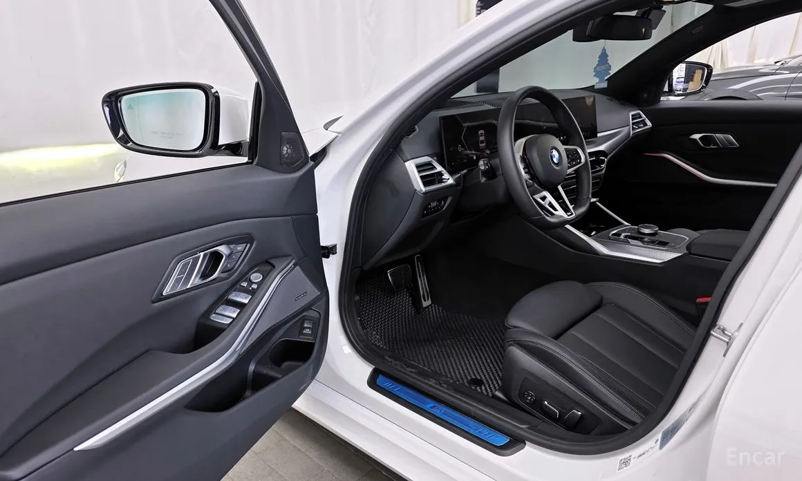 Photo 10 - BMW 3 Series