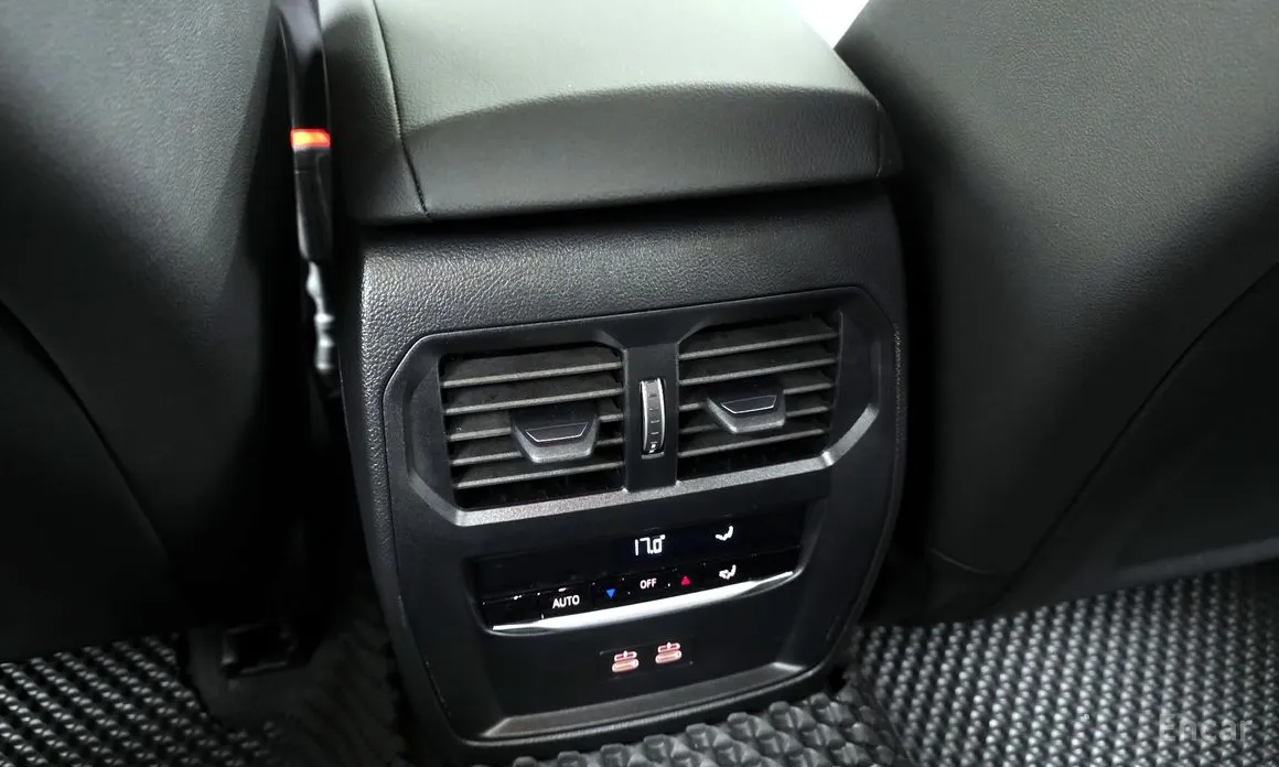 Photo 18 - BMW 3 Series