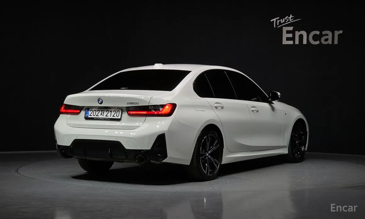 Photo 2 - BMW 3 Series