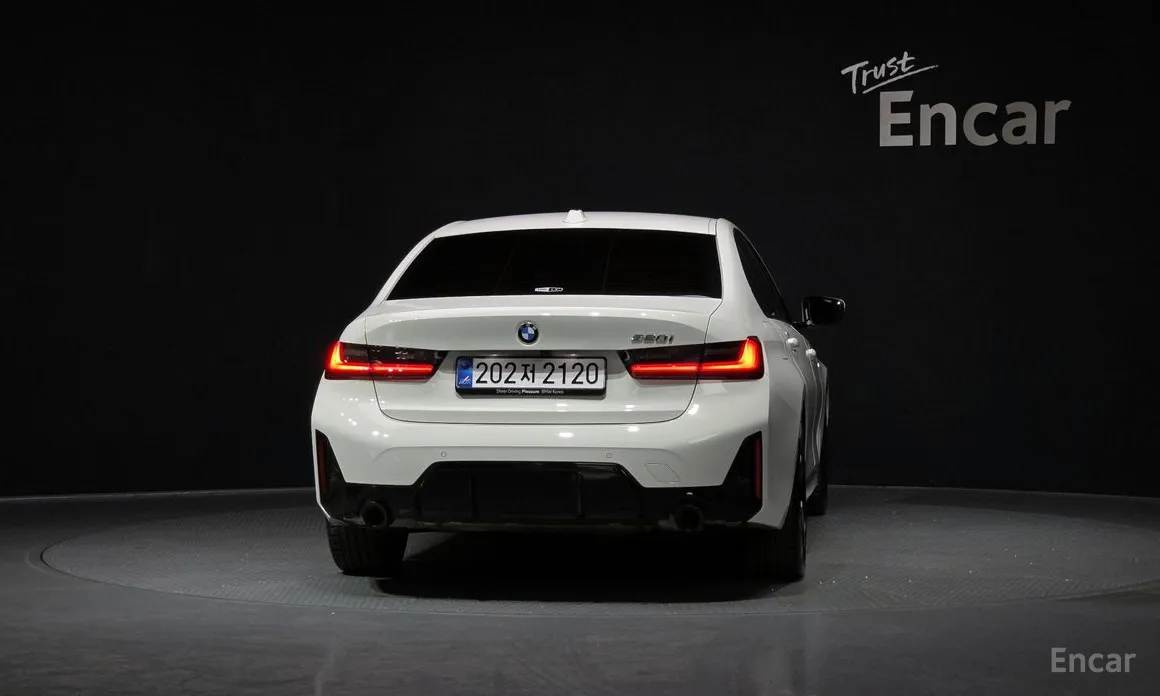 Photo 4 - BMW 3 Series