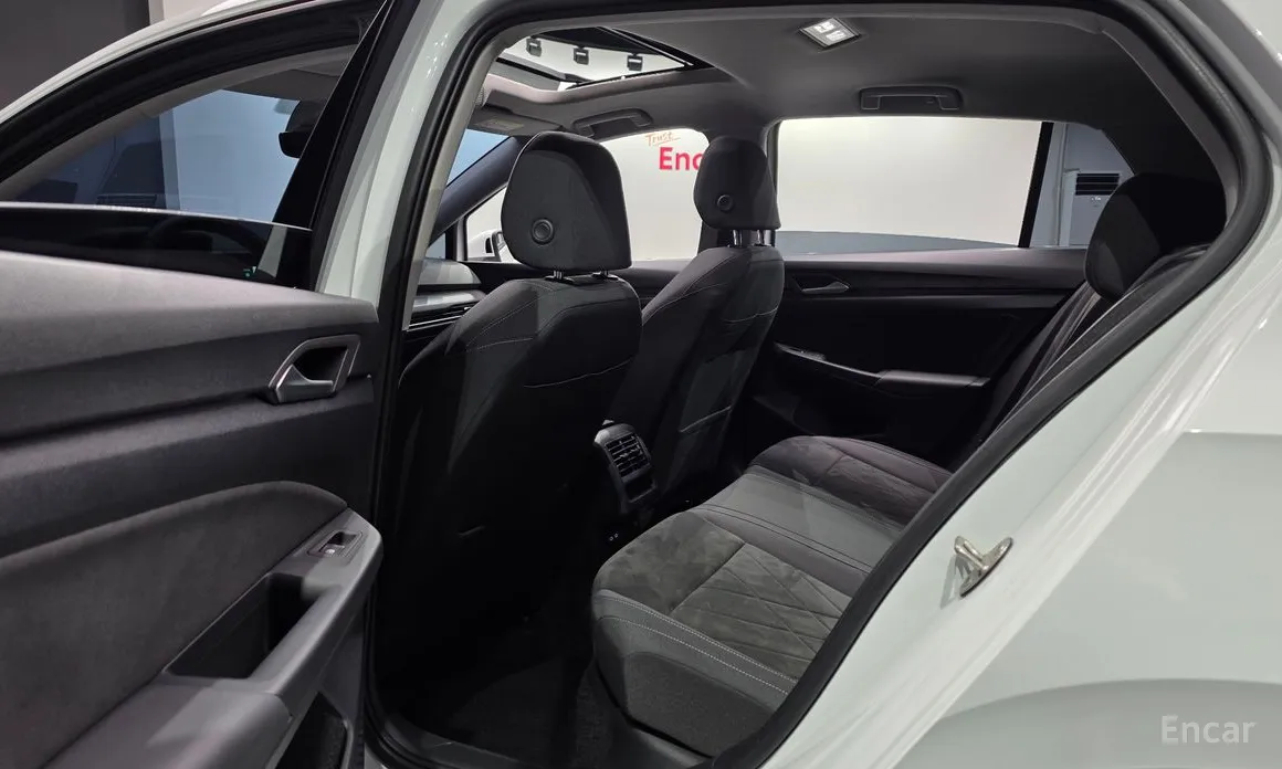 Фото 12 - Volkswagen Golf