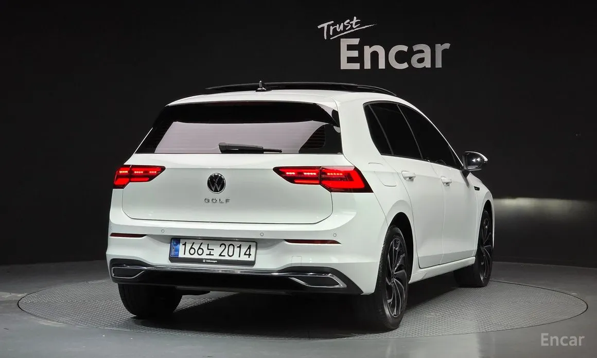 Фото 2 - Volkswagen Golf