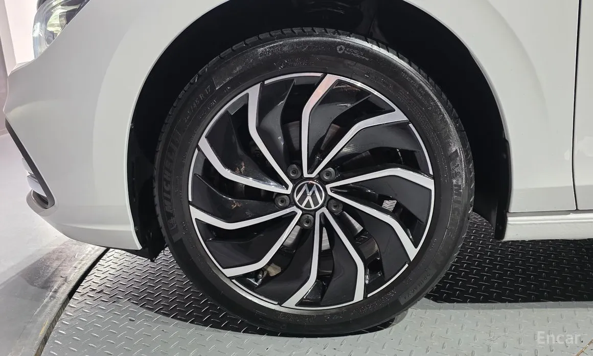 Фото 5 - Volkswagen Golf