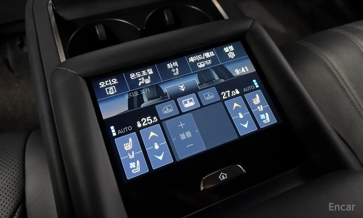 Фото 19 - Lexus LS