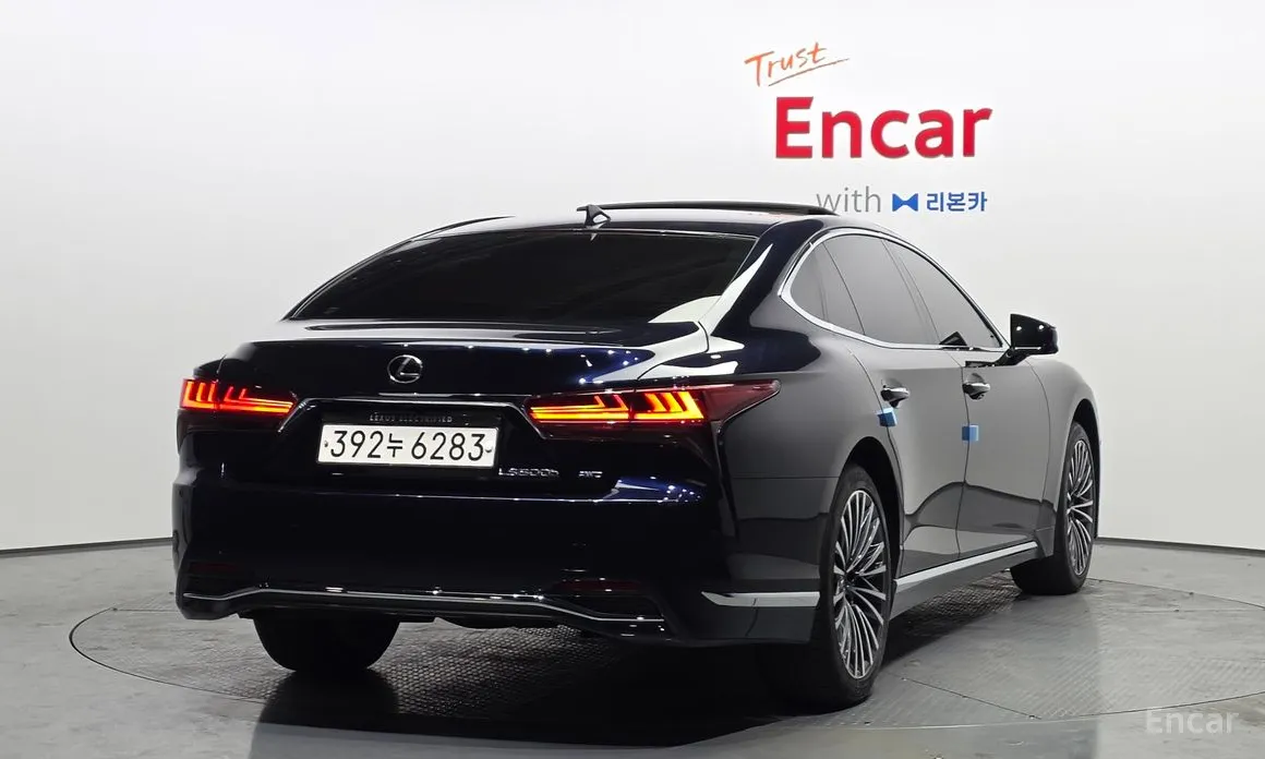 Фото 2 - Lexus LS