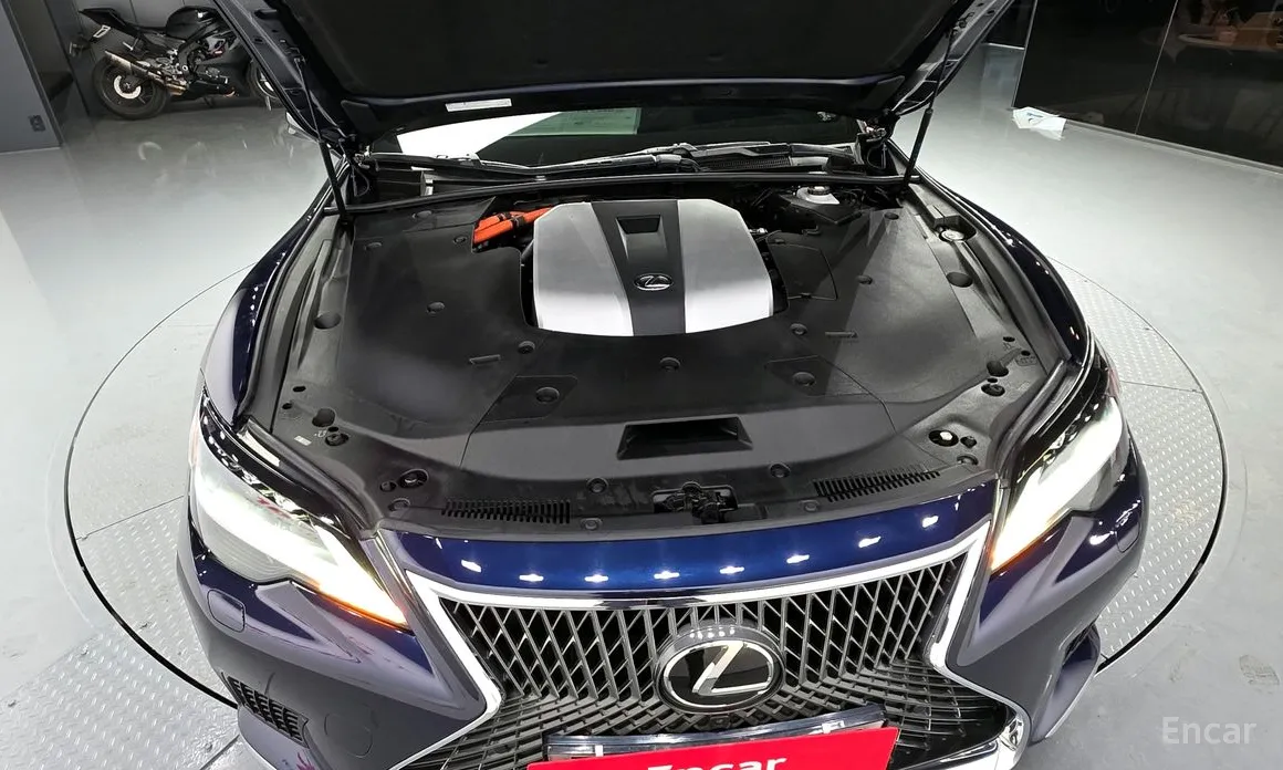 Фото 6 - Lexus LS