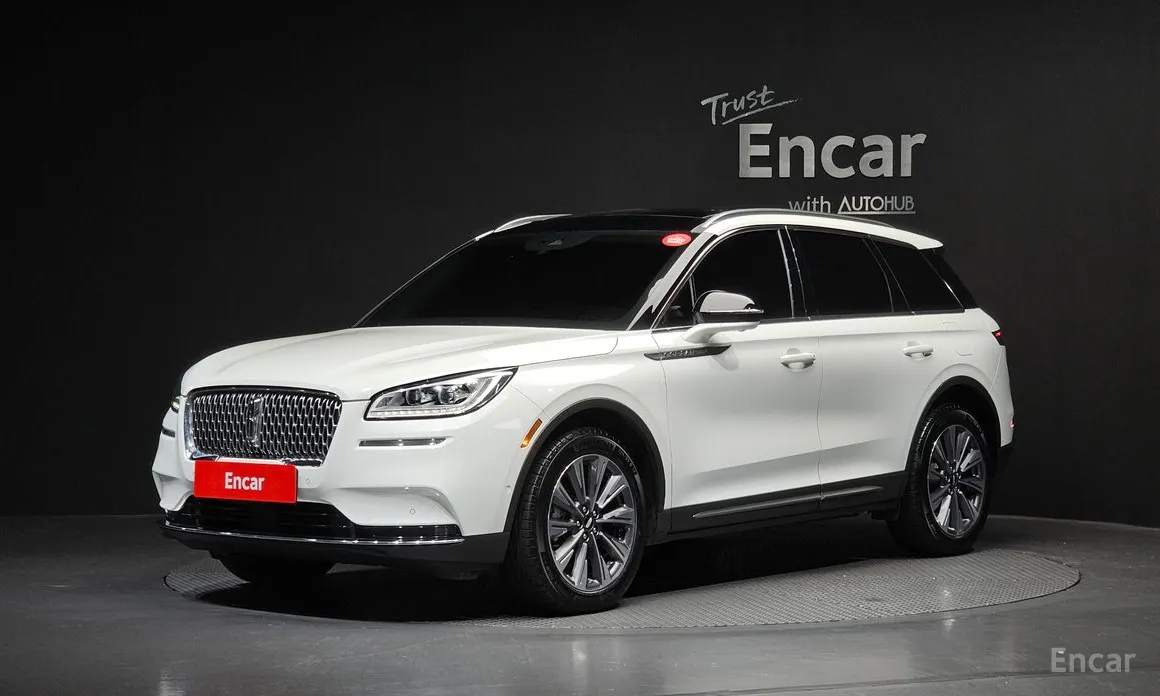 Фото 1 - Lincoln Corsair