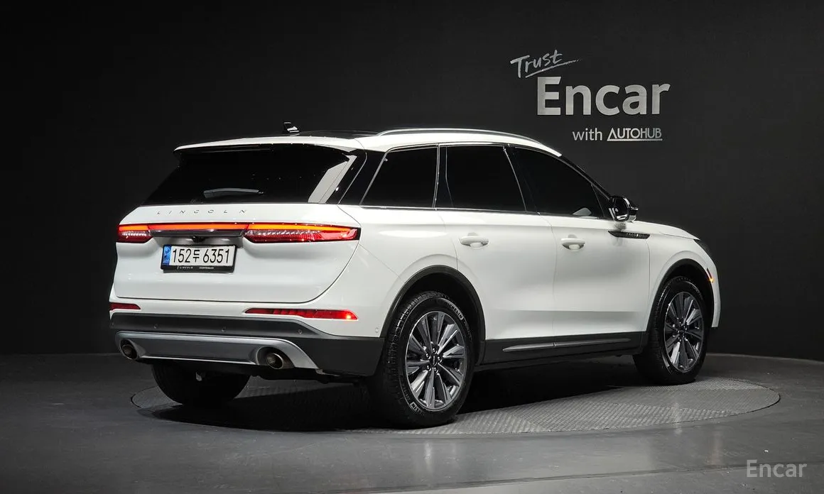 Фото 2 - Lincoln Corsair