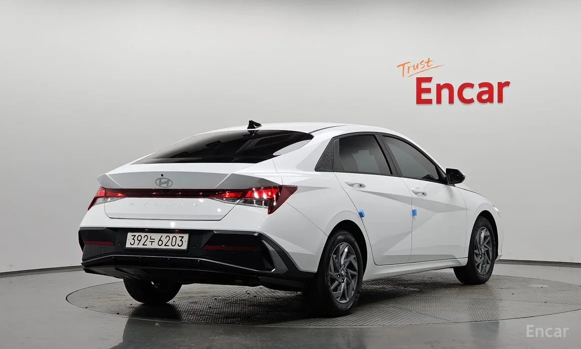 Фото 2 - Hyundai Avante