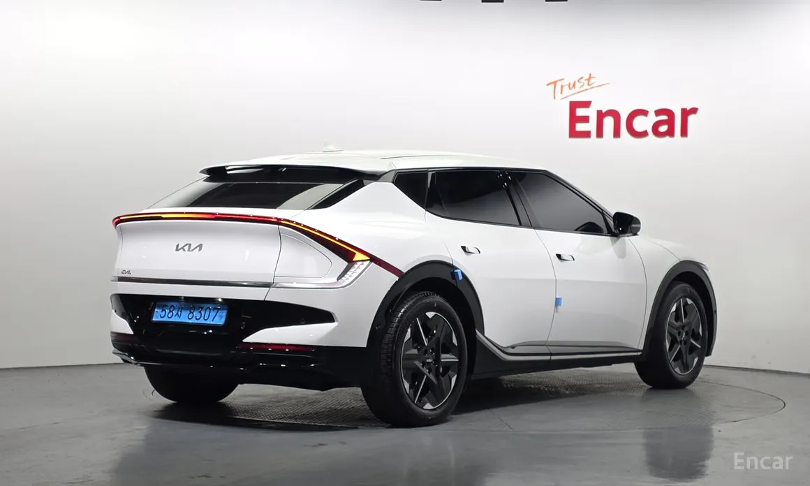 Фото 2 - Kia EV6