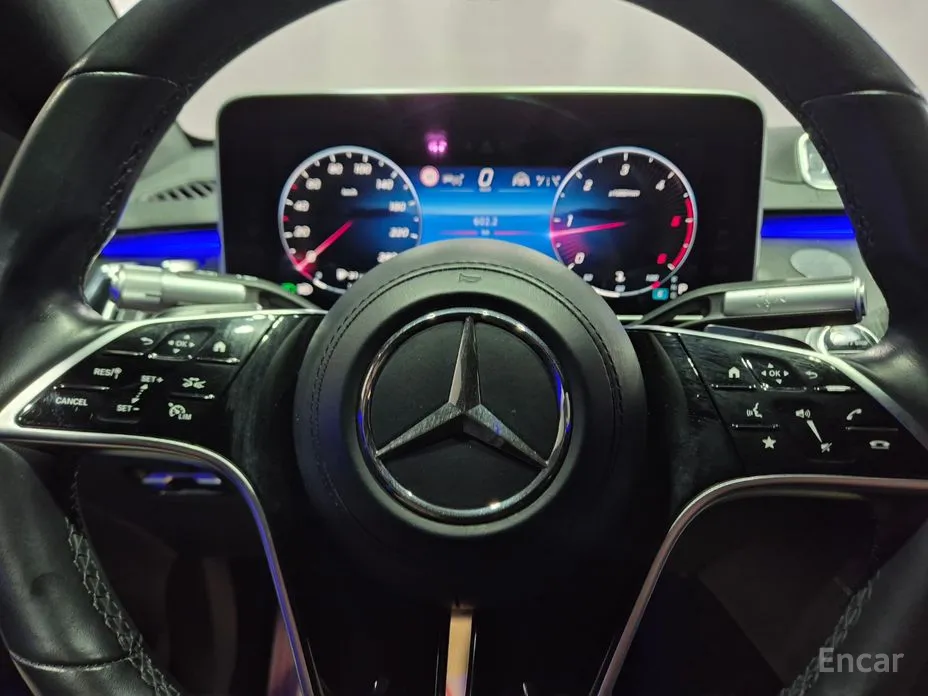 Фото 13 - Mercedes-Benz S-Class