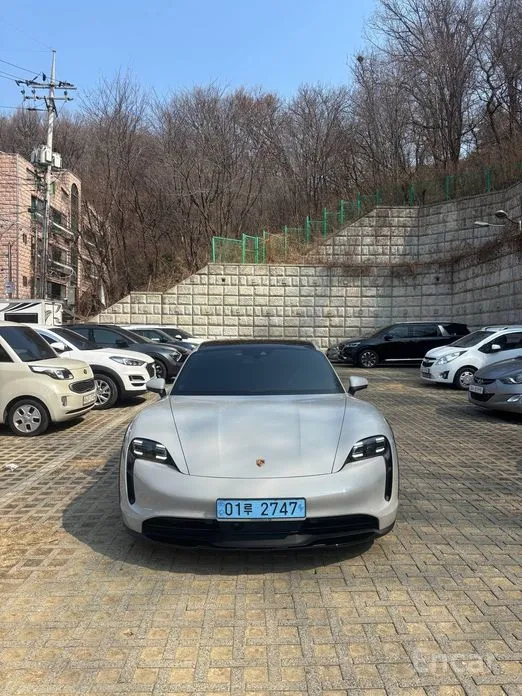 Фото 3 - Porsche Taycan
