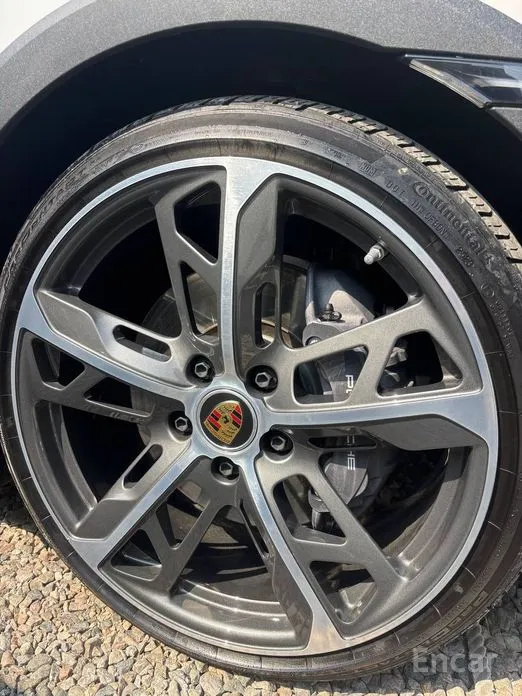 Фото 6 - Porsche Taycan