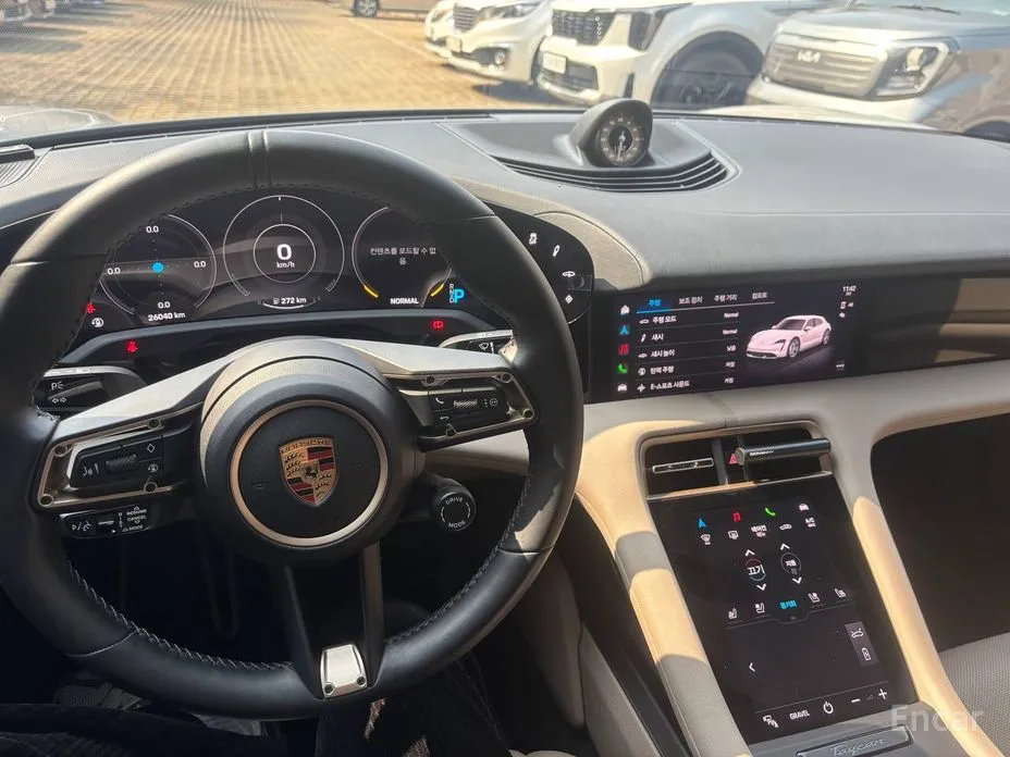 Фото 9 - Porsche Taycan