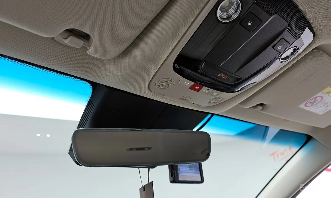 Фото 17 - Kia K8