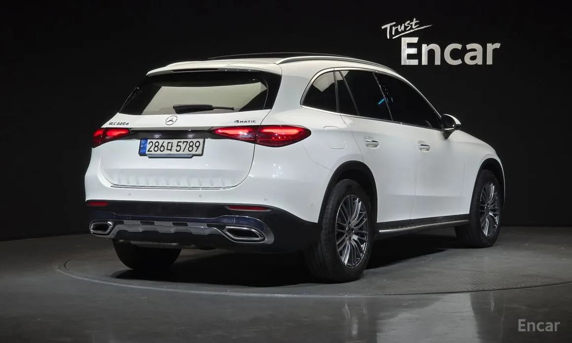 Mercedes-Benz GLC-Class 2023 GLC220 d 4MATIC
