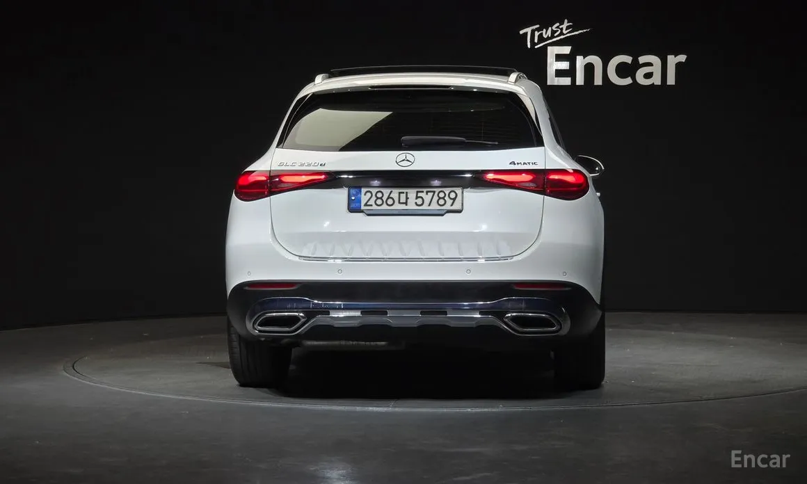 Mercedes-Benz GLC-Class 2023 GLC220 d 4MATIC
