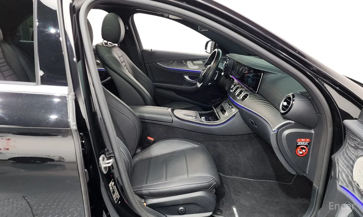 Фото 11 - Mercedes-Benz E-Class