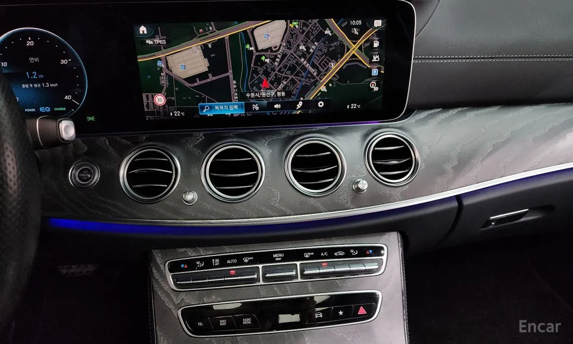 Фото 14 - Mercedes-Benz E-Class