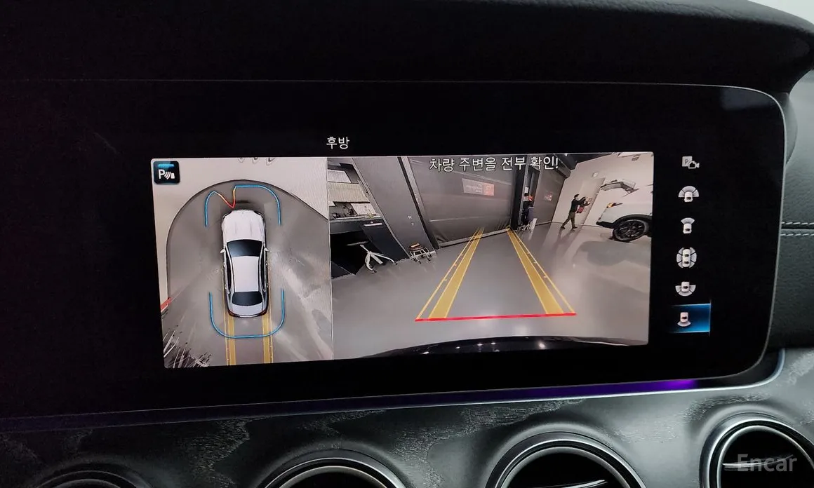 Фото 15 - Mercedes-Benz E-Class