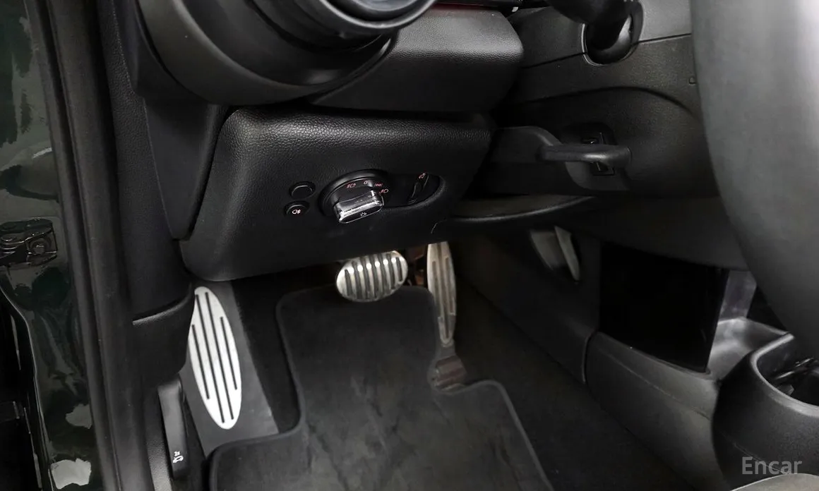 Фото 18 - Mini Cooper Convertible