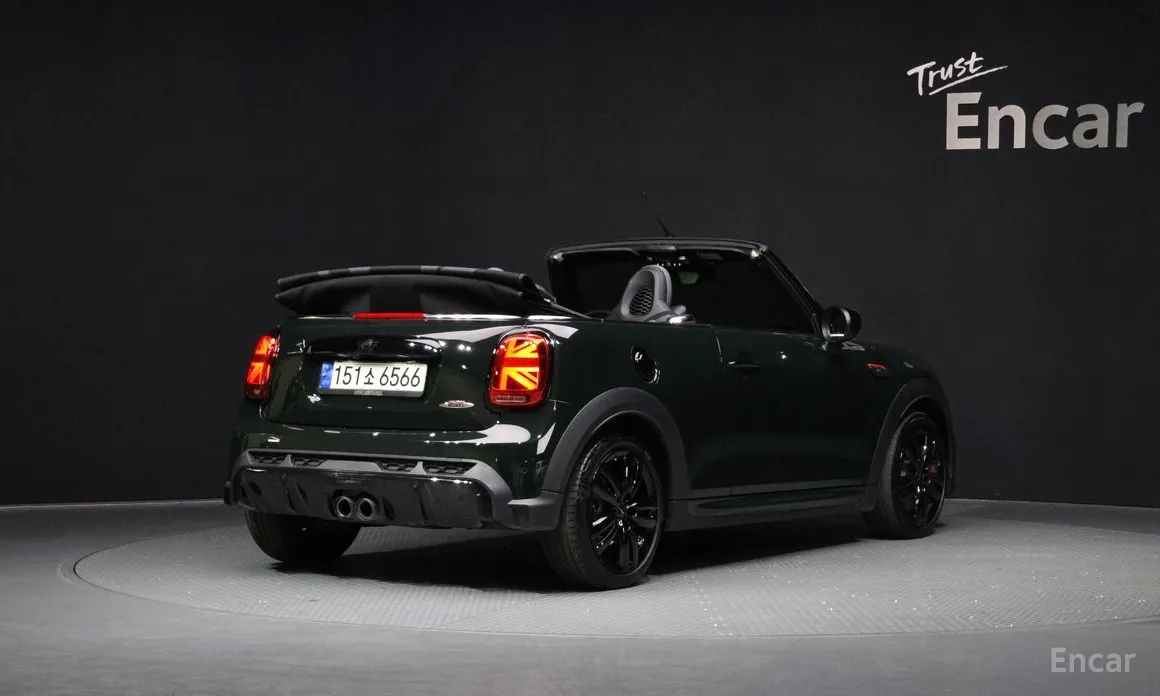 Фото 2 - Mini Cooper Convertible
