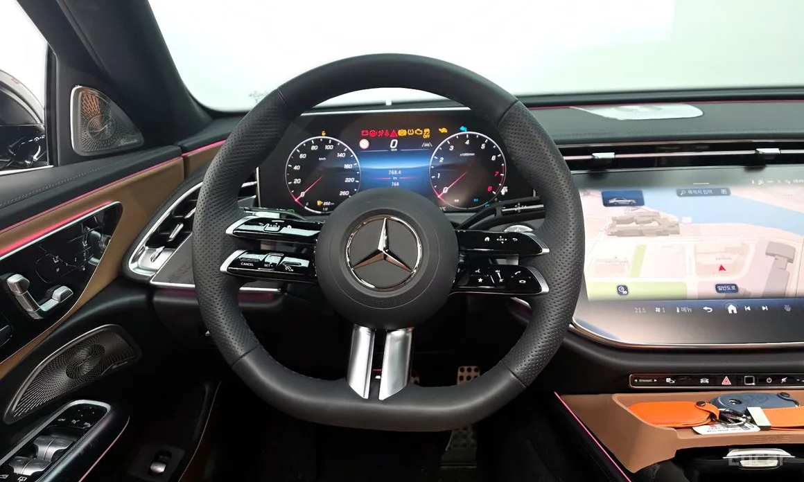 Фото 13 - Mercedes-Benz E-Class