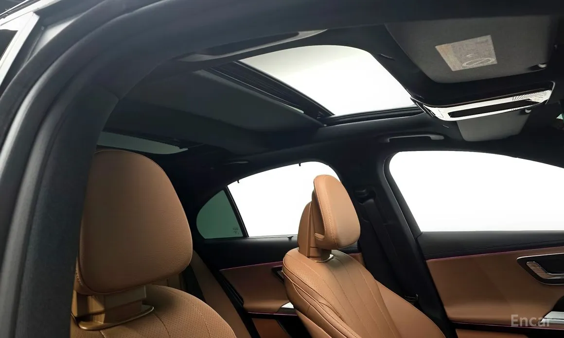 Фото 17 - Mercedes-Benz E-Class