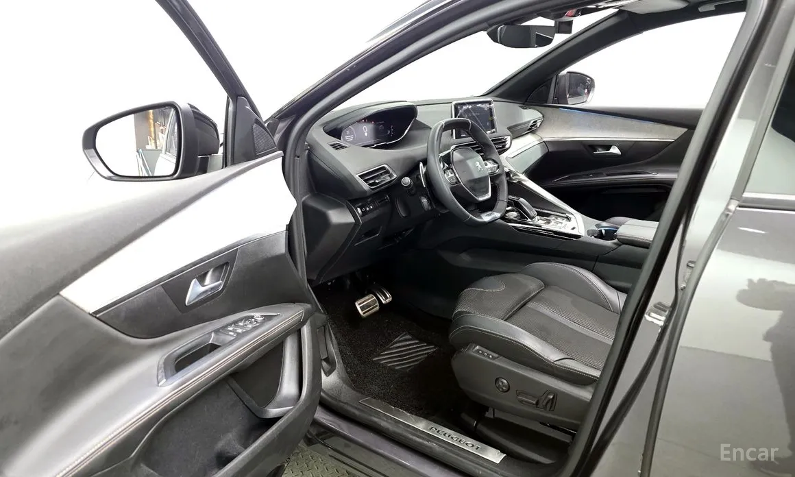 Фото 10 - Peugeot 5008