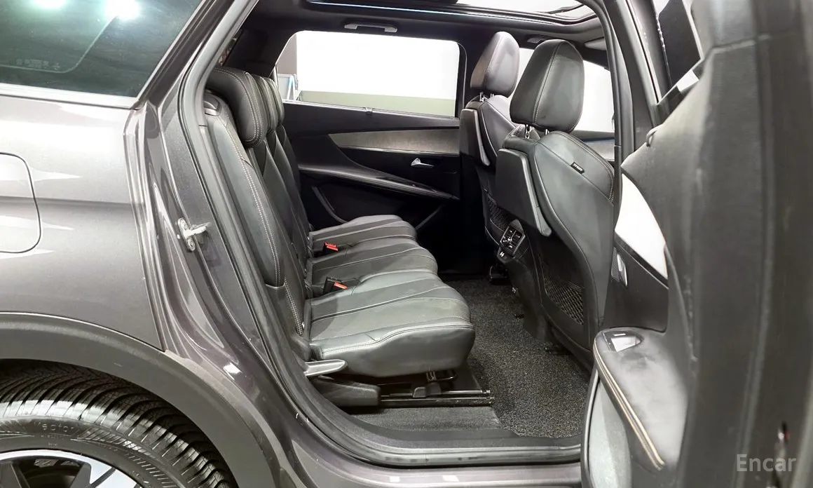 Фото 12 - Peugeot 5008