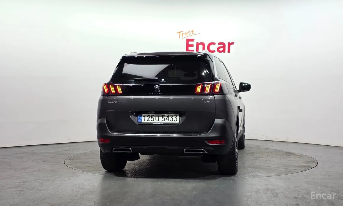 Фото 4 - Peugeot 5008