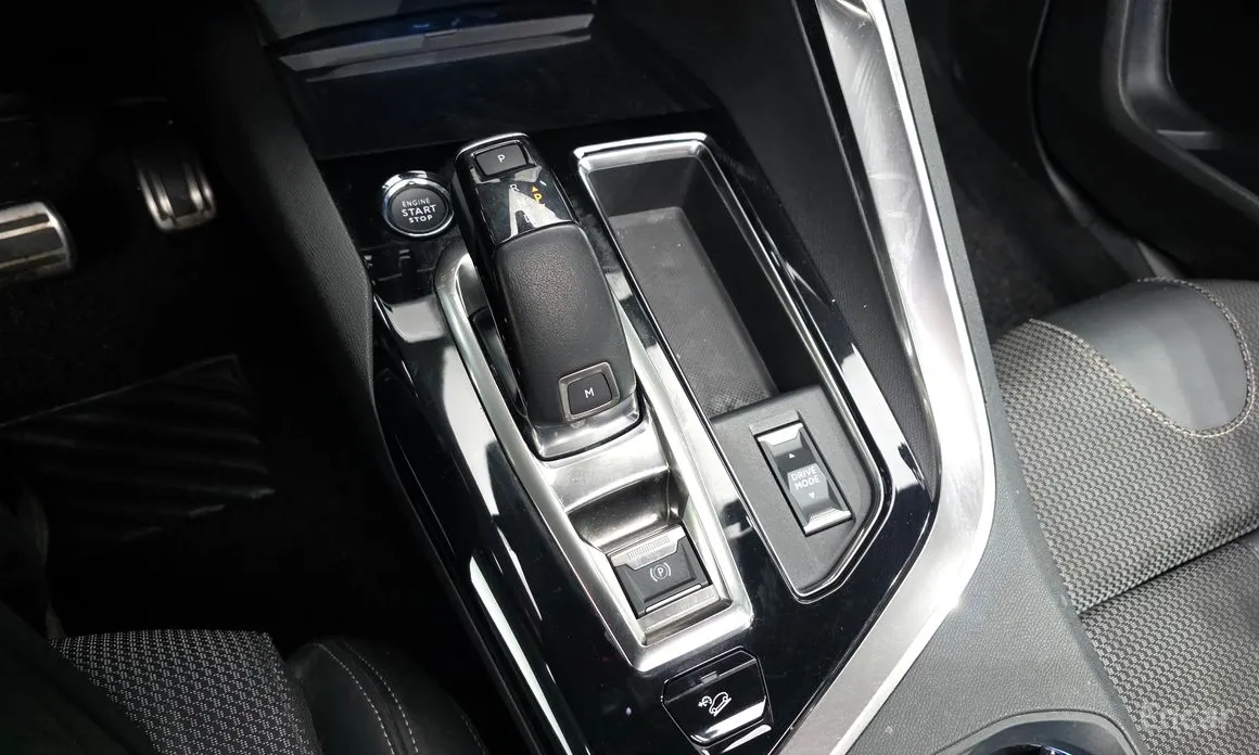 Фото 9 - Peugeot 5008