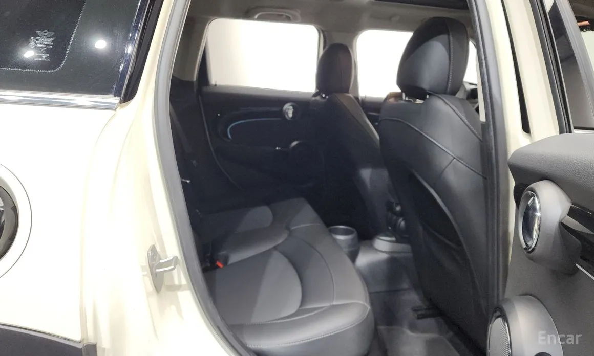 Фото 12 - Mini Cooper