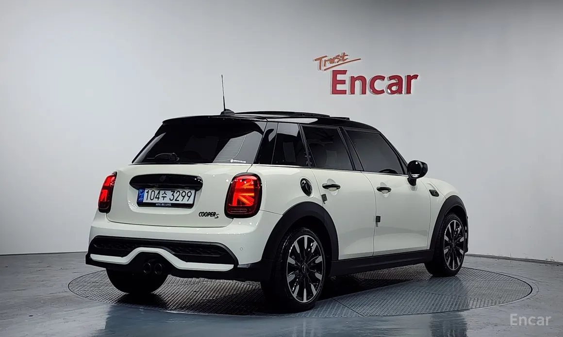 Фото 2 - Mini Cooper