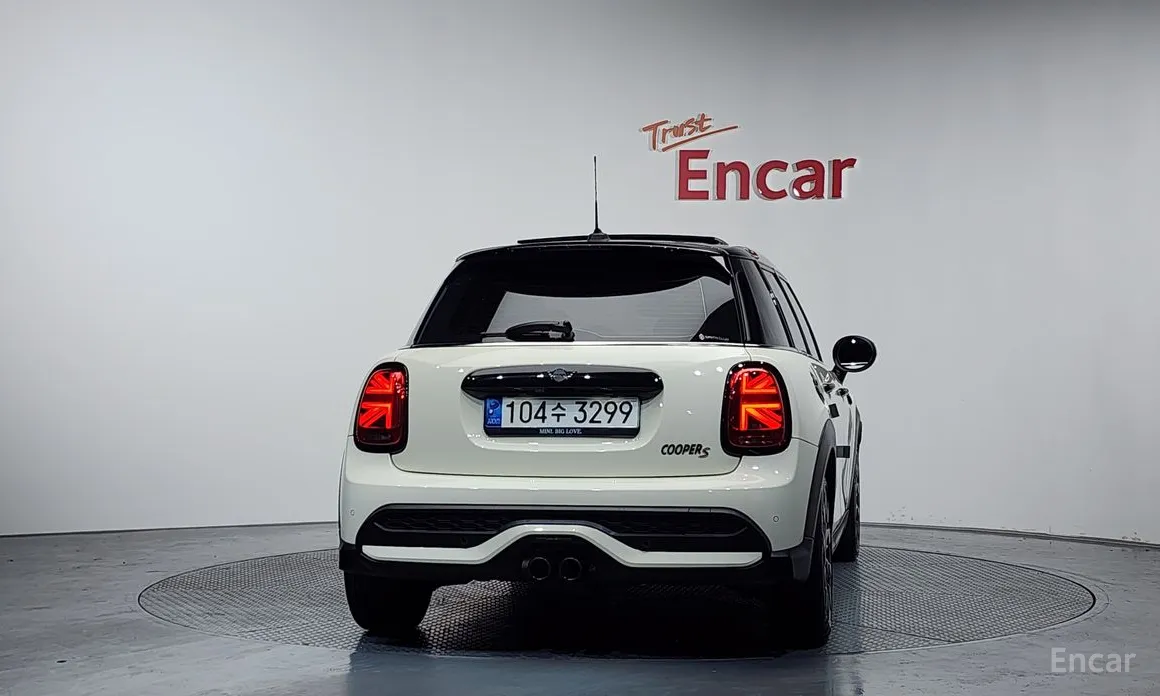 Фото 4 - Mini Cooper