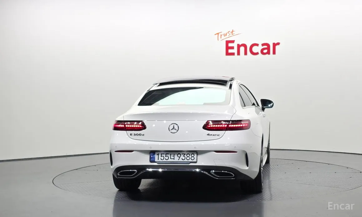 Фото 4 - Mercedes-Benz E-Class