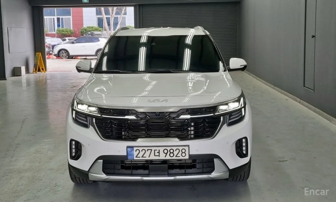 Фото 2 - Kia Seltos