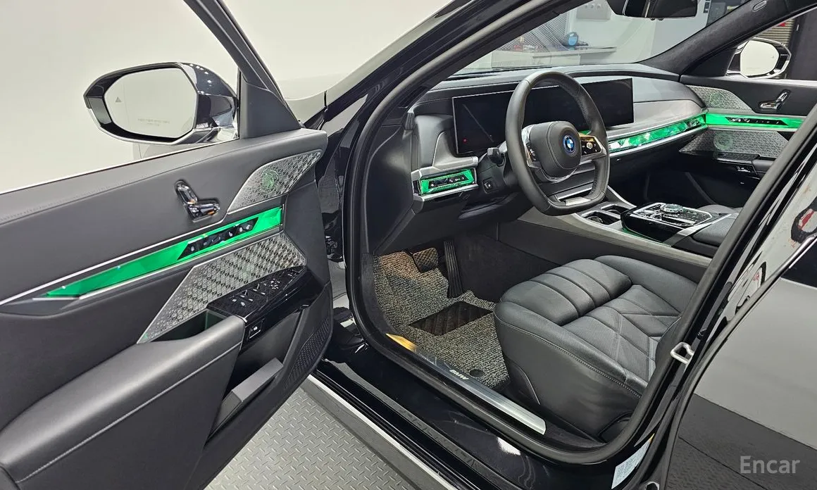 Фото 11 - BMW 7 Series