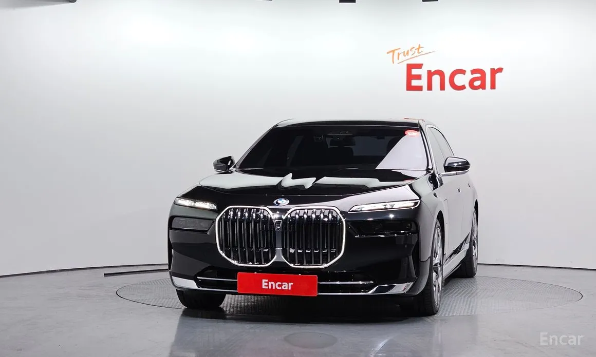 Фото 3 - BMW 7 Series