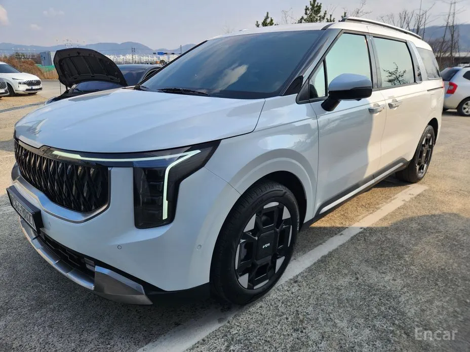 Фото 1 - Kia Carnival