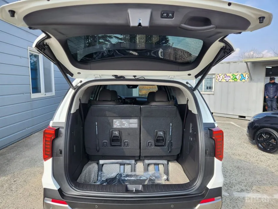 Фото 12 - Kia Carnival