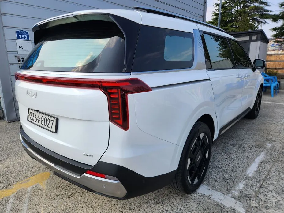 Фото 2 - Kia Carnival