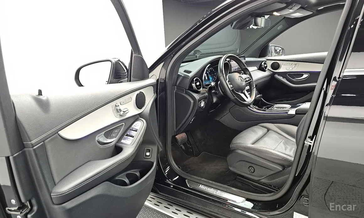 Фото 11 - Mercedes-Benz GLC-Class