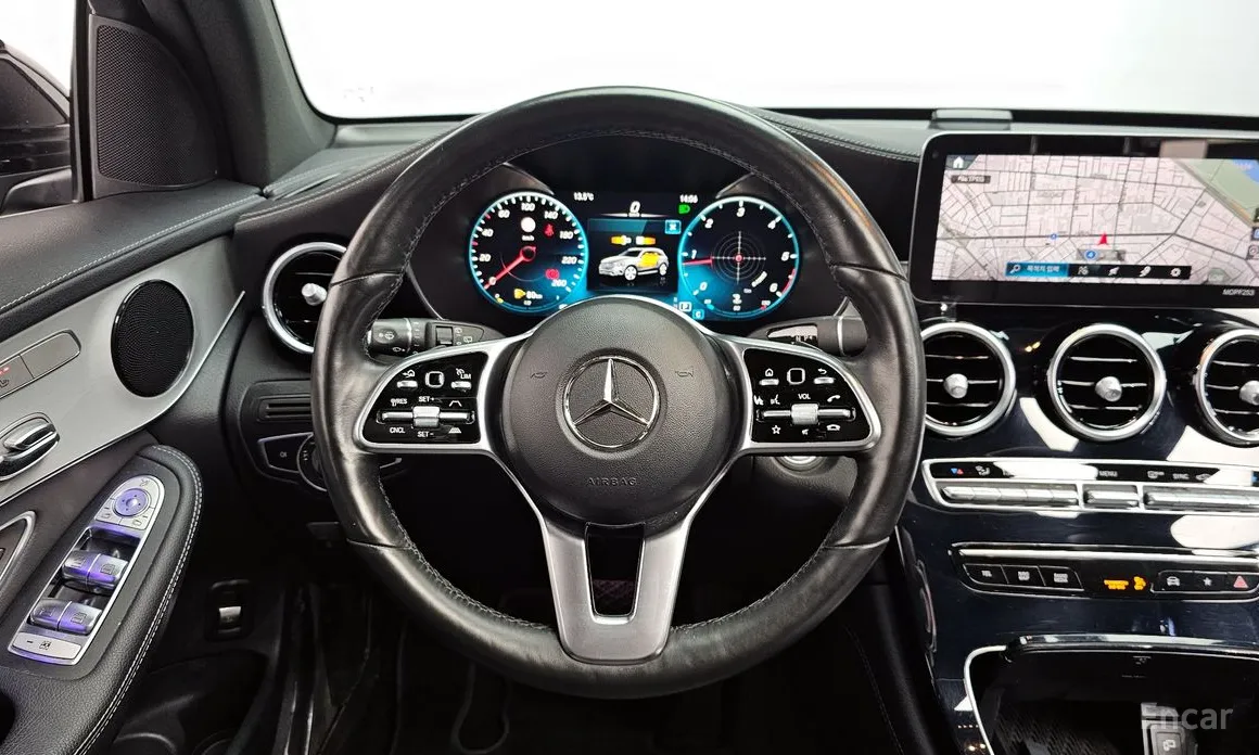 Фото 13 - Mercedes-Benz GLC-Class