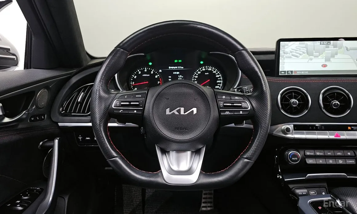 Фото 13 - Kia Stinger