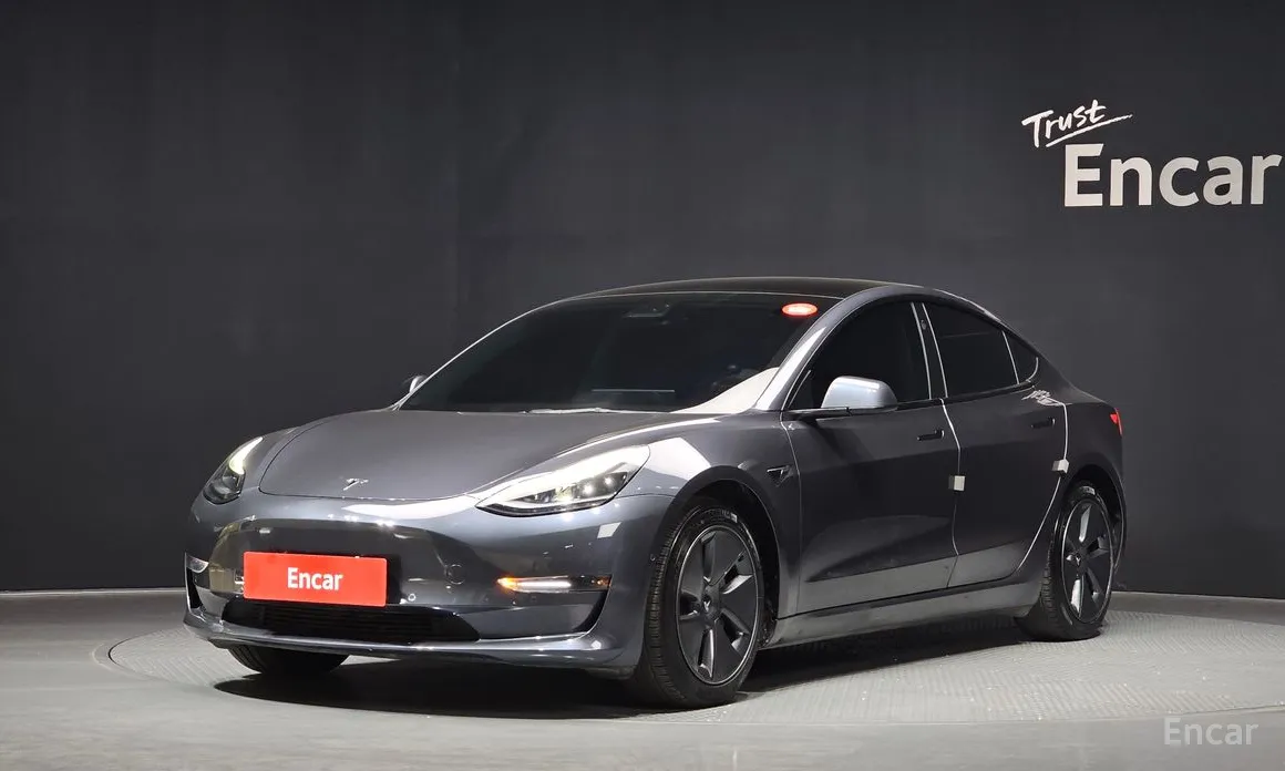 Фото 1 - Tesla Model 3